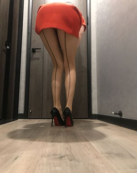 漂亮的女教师_HD在线观看高清